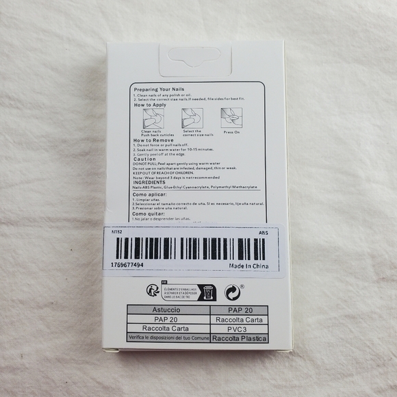 24 Pieces Fake Press On Nails - Picture 6 of 7